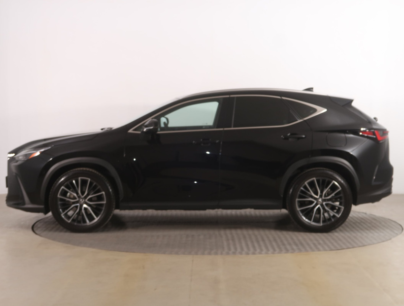 Lexus NX, 2023