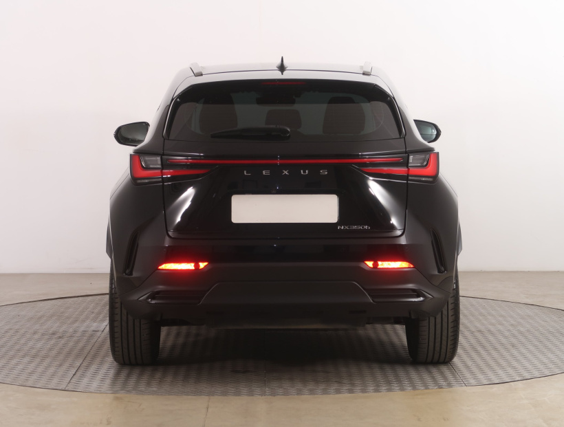 Lexus NX, 2023