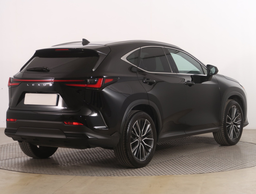 Lexus NX, 2023
