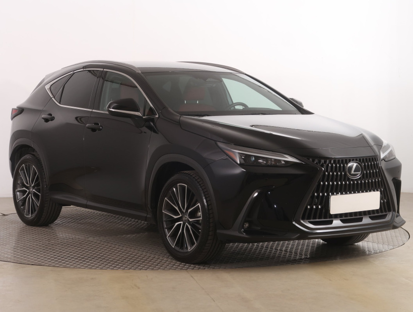 Lexus NX, 2023