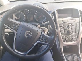 Opel Astra - 2011