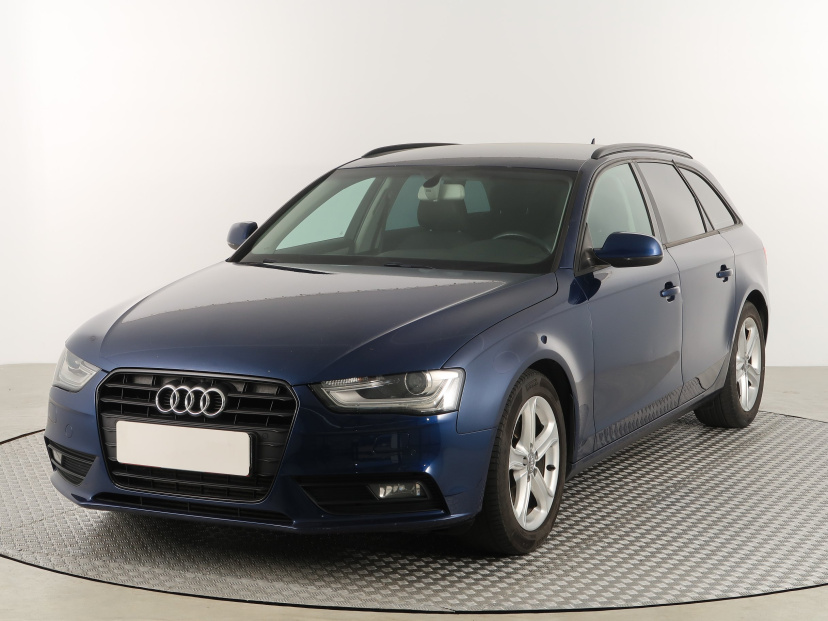 Audi A4, 2012