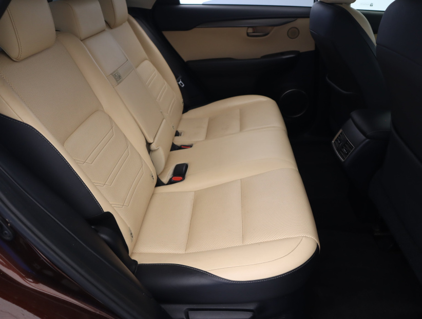 Lexus NX, 2016