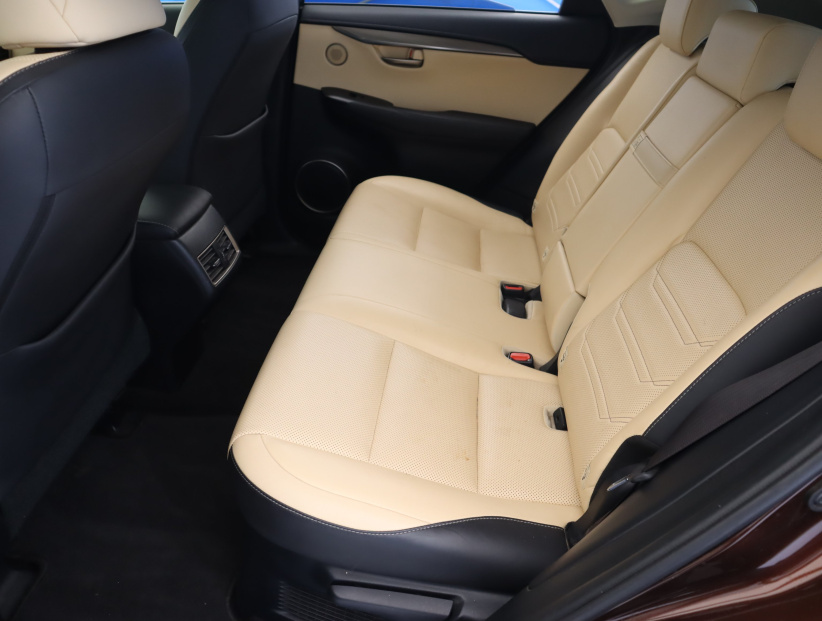 Lexus NX, 2016