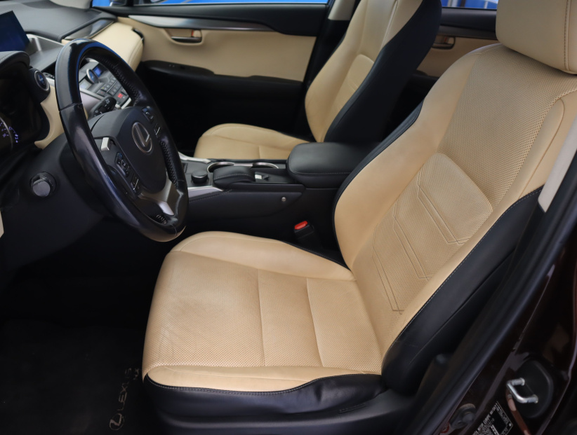 Lexus NX, 2016