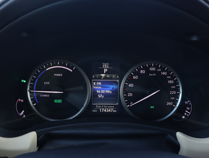 Lexus NX, 2016