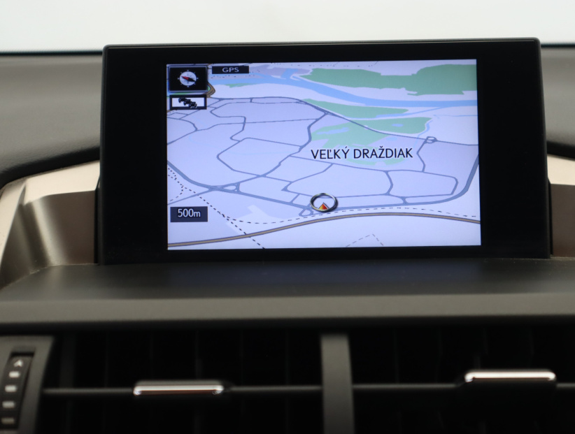 Lexus NX, 2016