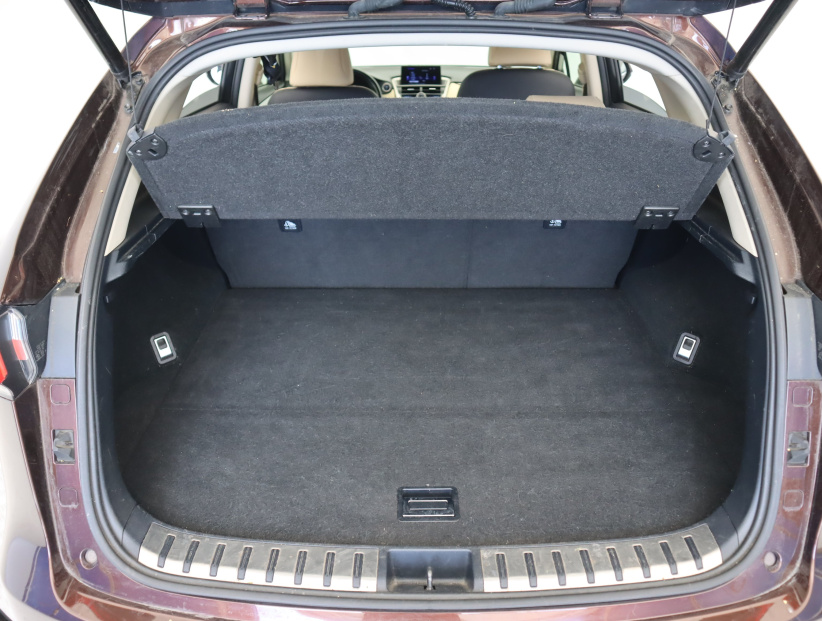Lexus NX, 2016