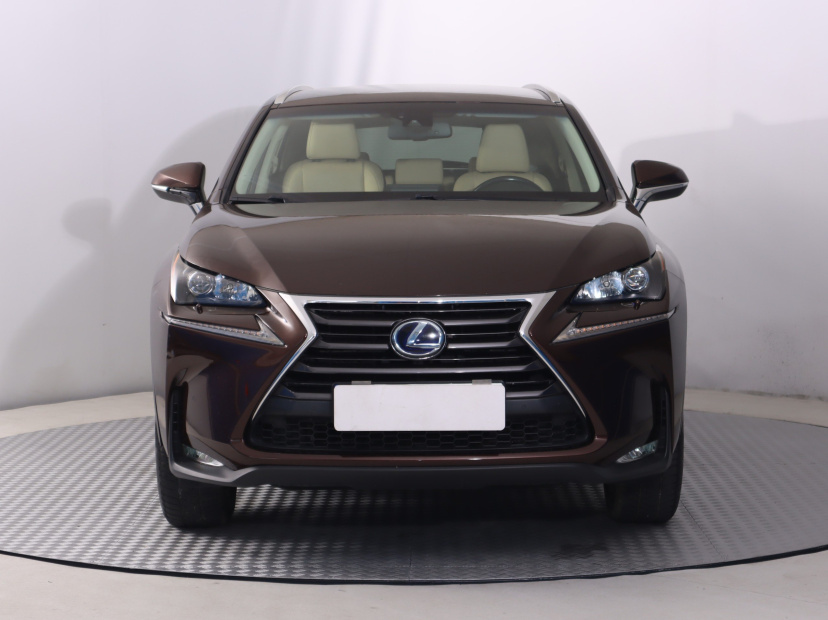 Lexus NX, 2016