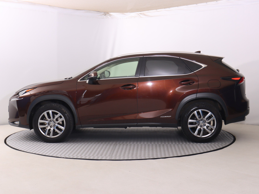 Lexus NX, 2016