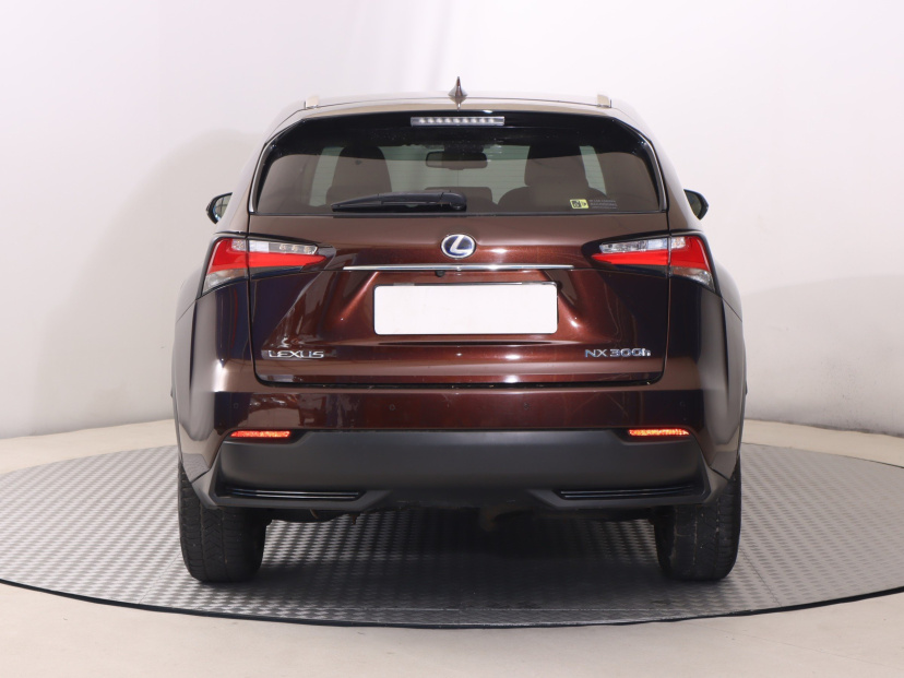Lexus NX, 2016