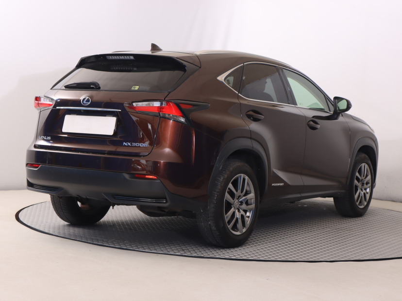 Lexus NX, 2016