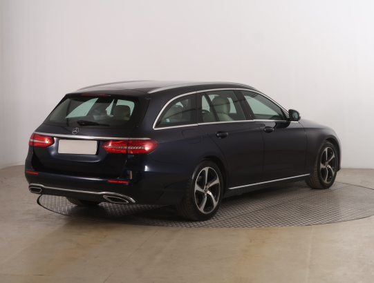 Mercedes-Benz E 200 d