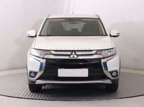 Mitsubishi Outlander - 2016