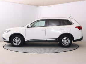 Mitsubishi Outlander - 2016