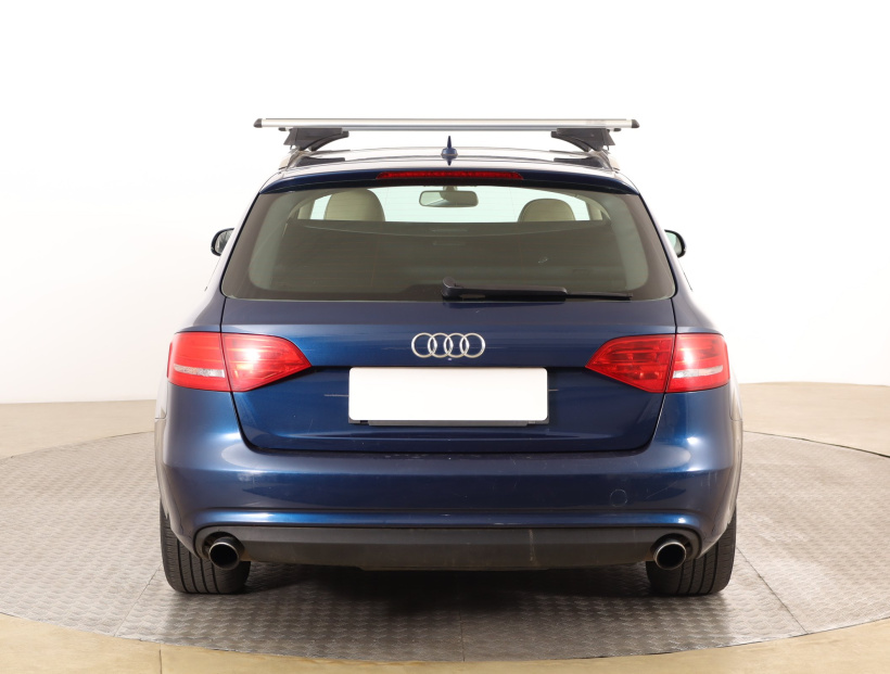 Audi A4, 2013
