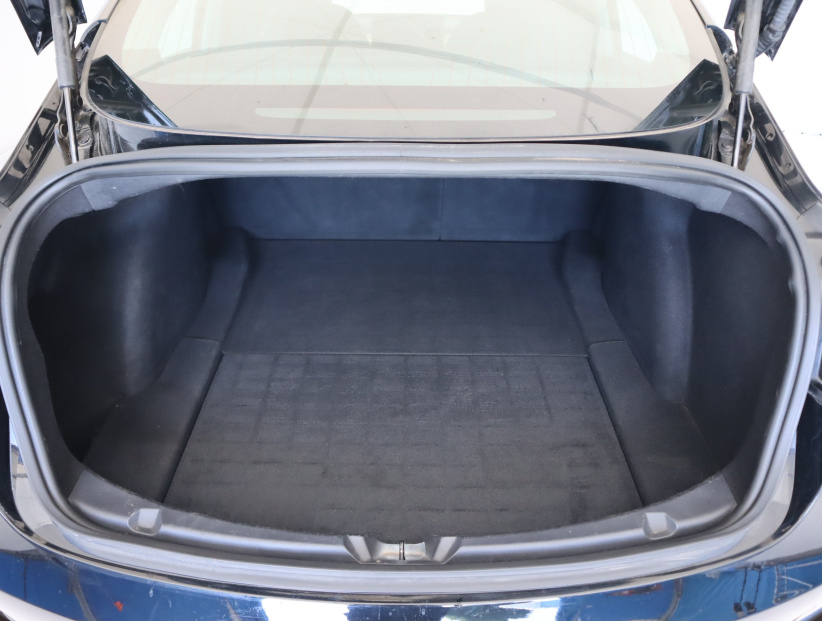 Tesla Model 3, 2019