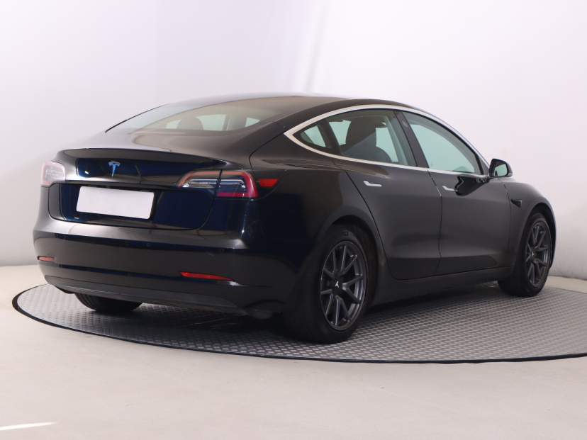Tesla Model 3, 2019