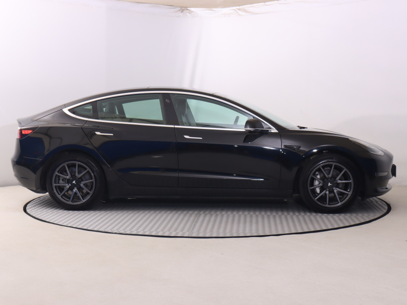 Tesla Model 3, 2019