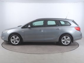 Opel Astra - 2011