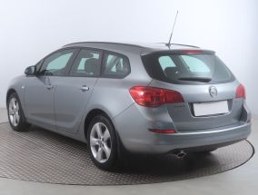 Opel Astra - 2011
