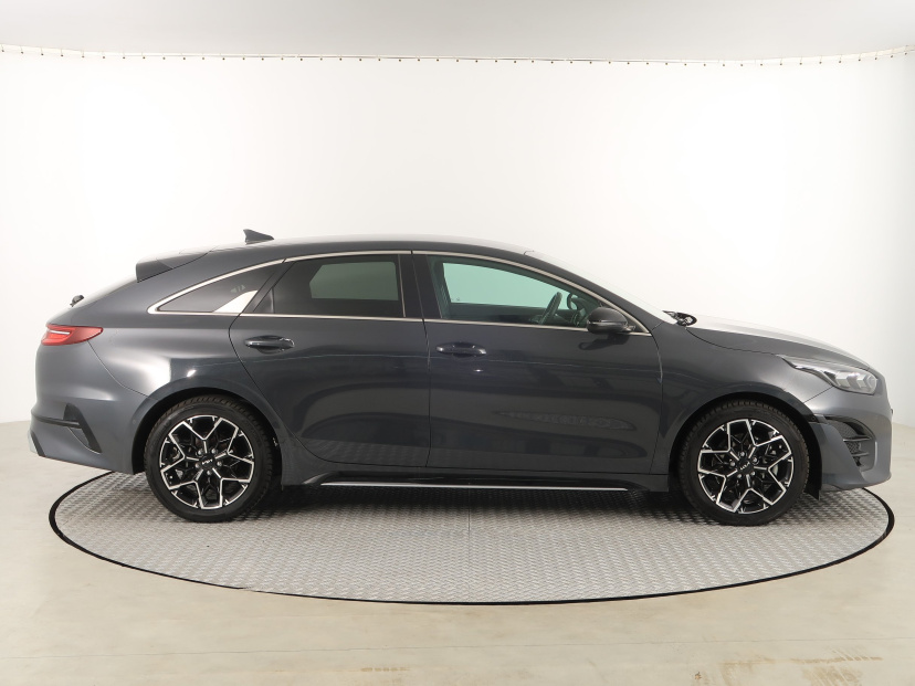 Kia ProCeed, 2022