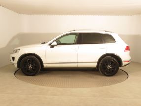 Volkswagen Touareg - 2016