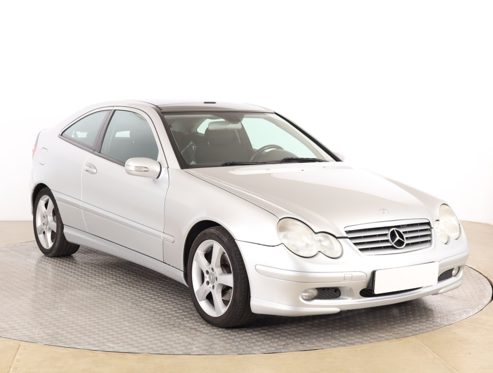 Mercedes-Benz C, 2005