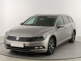 Volkswagen Passat - 2015