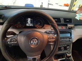Volkswagen Passat - 2010
