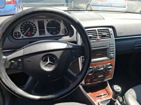 Mercedes-Benz B - 2010