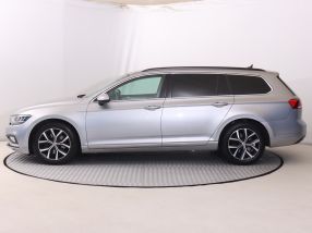 Volkswagen Passat - 2021