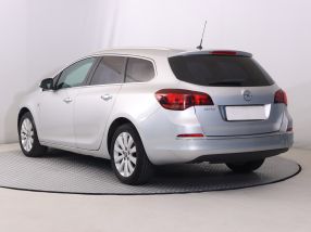 Opel Astra - 2013