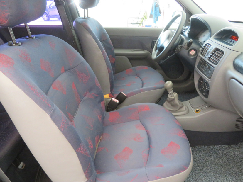 Renault Clio, 2001