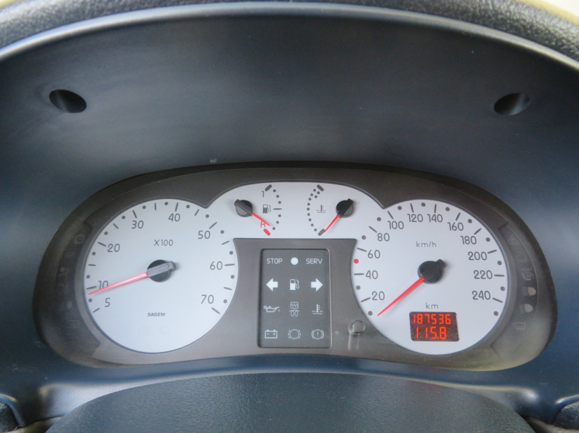 Renault Clio, 2001