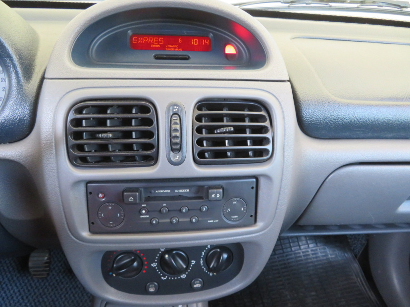 Renault Clio, 2001