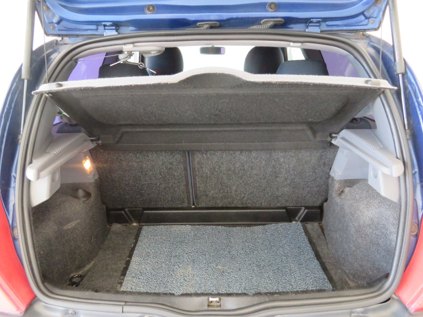 Renault Clio, 2001