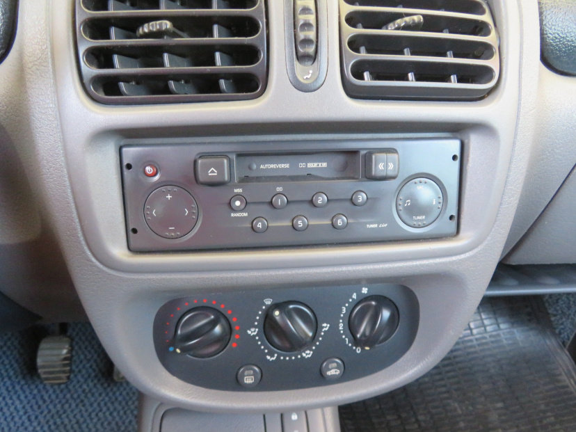 Renault Clio, 2001