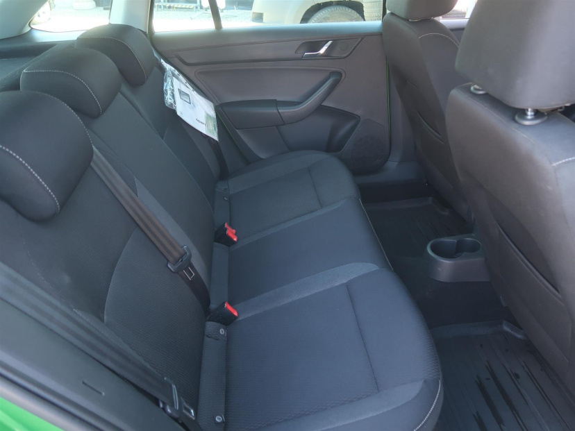 Škoda Rapid Spaceback, 2015