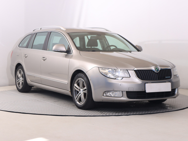 Škoda Superb 2011