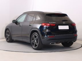 Mercedes-Benz GLA - 2022