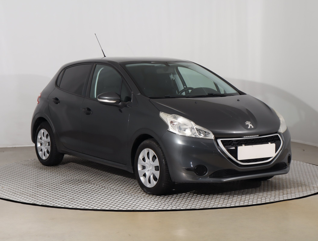 Peugeot 208, 2013