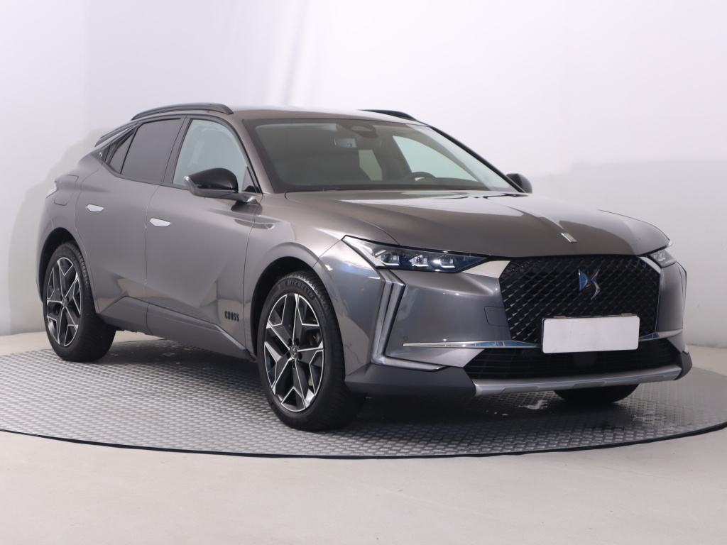 DS 4