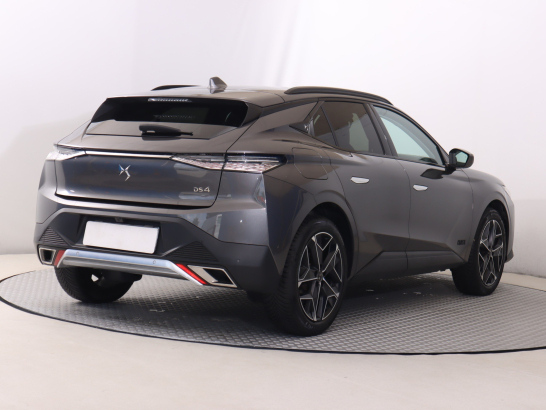 DS 4