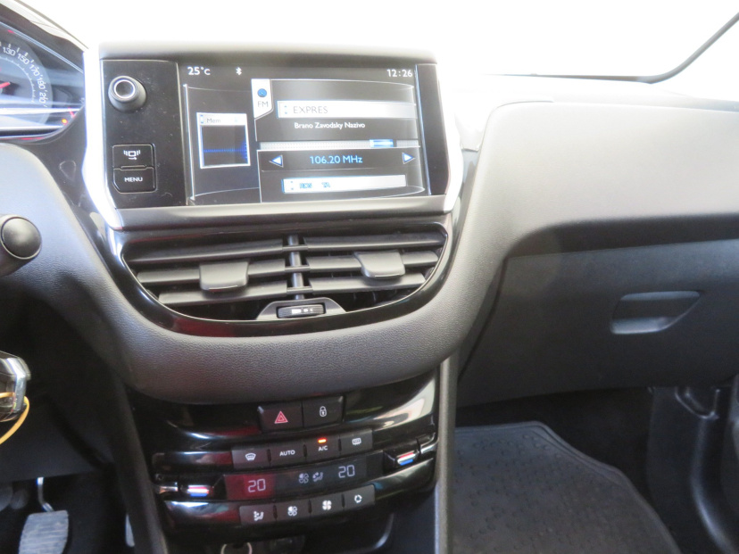 Peugeot 208, 2014