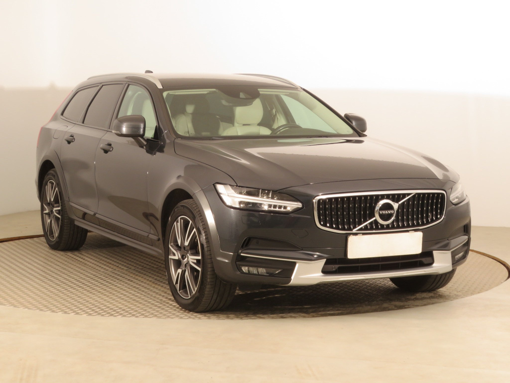 Volvo V90 Cross Country, 2019