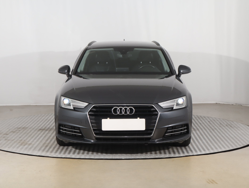 Audi A4, 2016