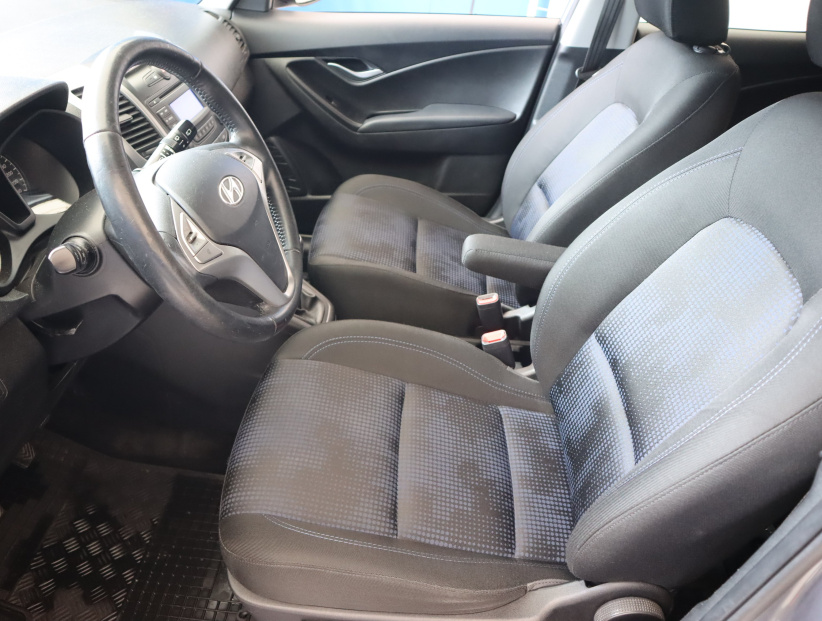 Hyundai ix20, 2013