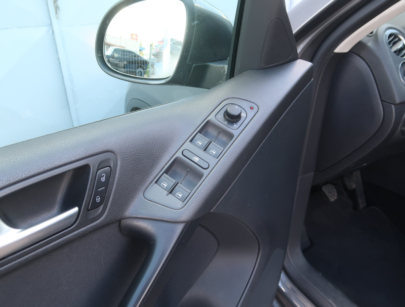 Volkswagen Tiguan, 2014