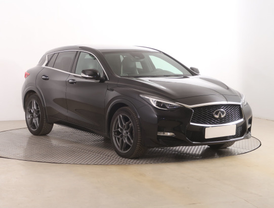 Infiniti Q30